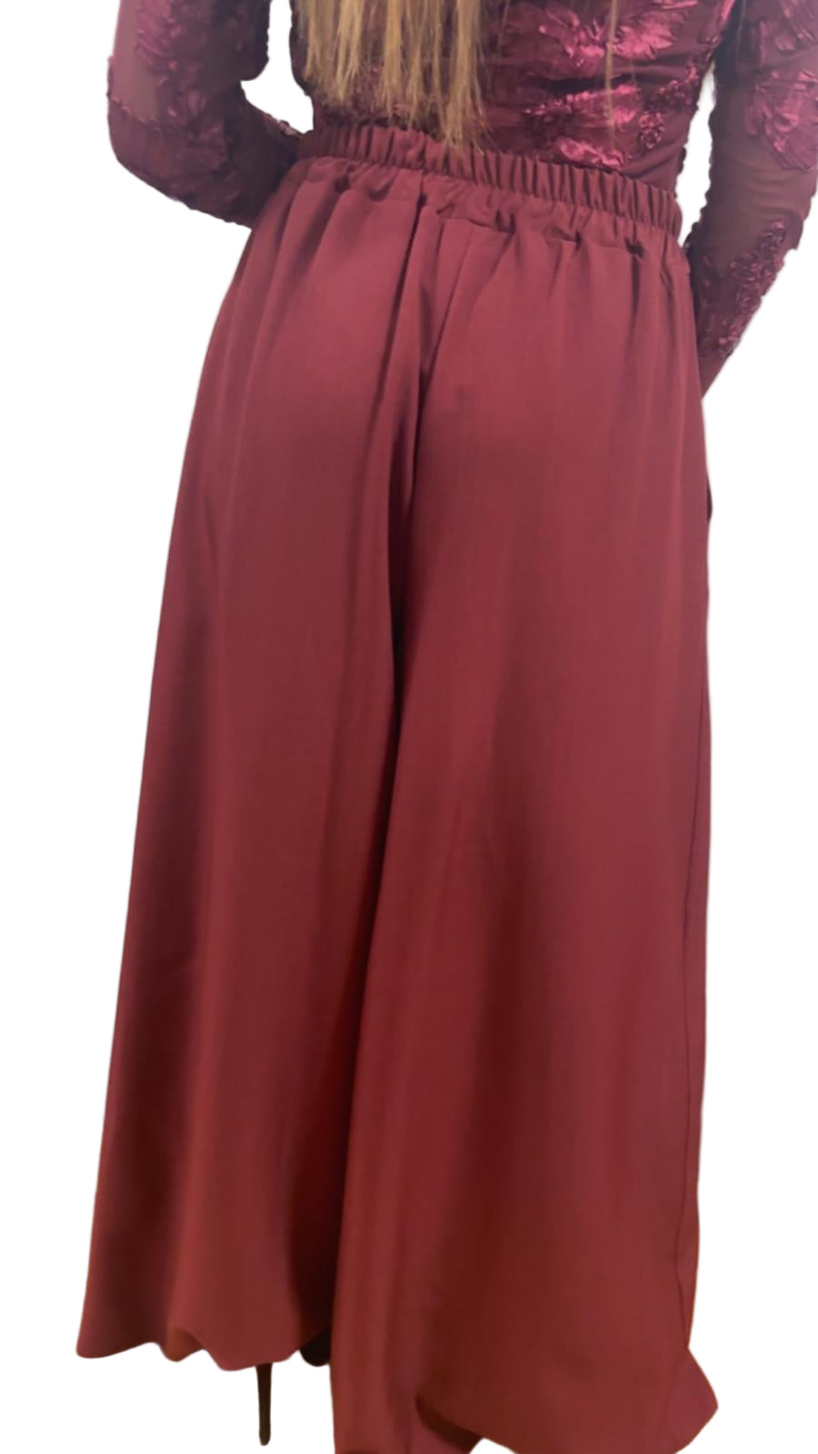 Pantalone con pieghe