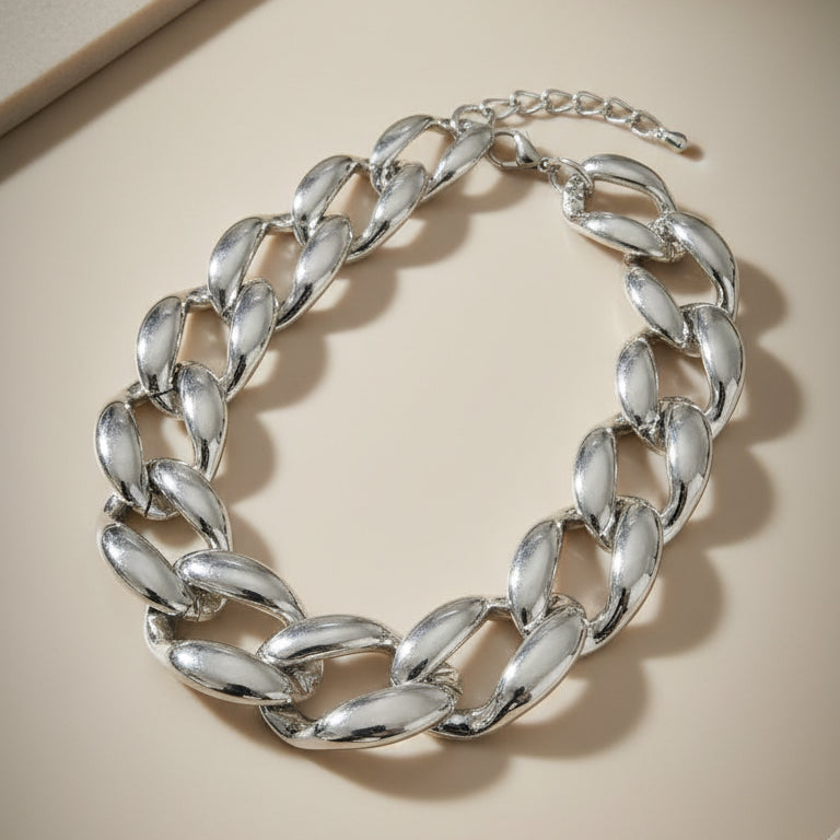 Collana in plastica leggera