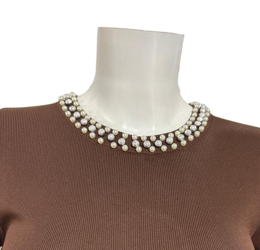 Maglia in filo con perle e strass