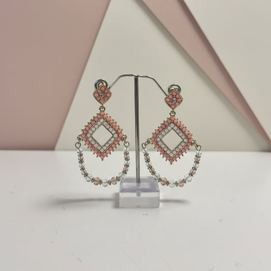 Orecchini pendenti con perline colorate