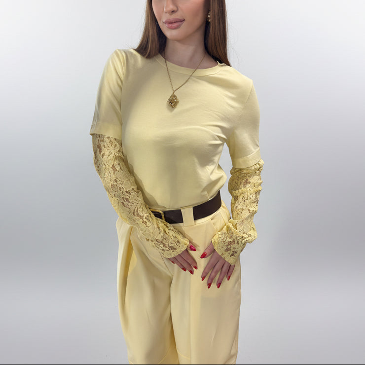 T-shirt con maniche in pizzo