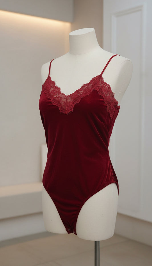 Body in velluto con pizzo