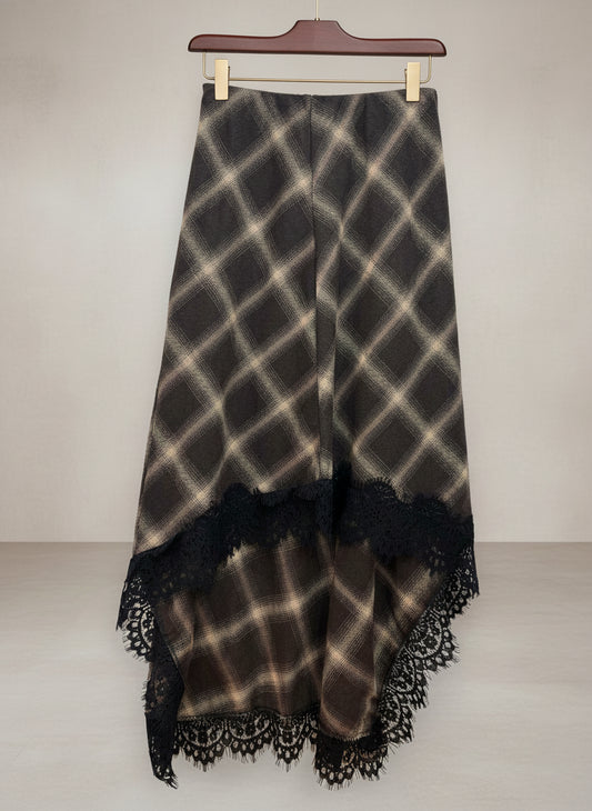 Gonna asimmetrica a scacchi