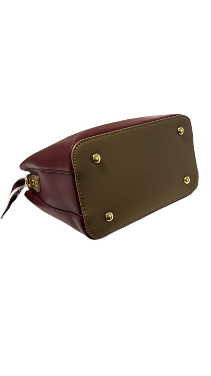 Borsa bicolore ecopelle bordeaux e nocciola con tracolla.