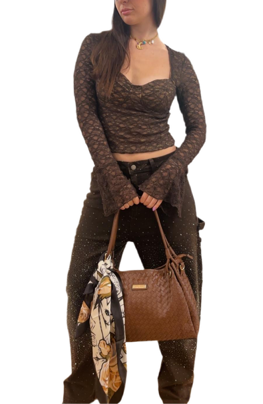 Top in pizzo con manica a campana