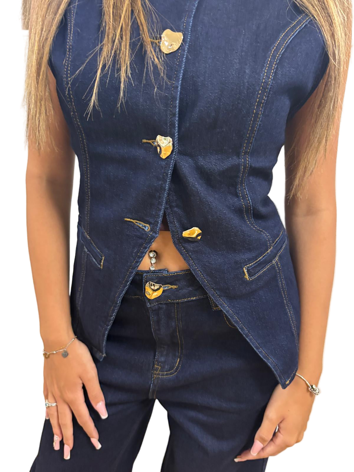 Completo in Jeans elasticizzato con gilet e bottoni oro