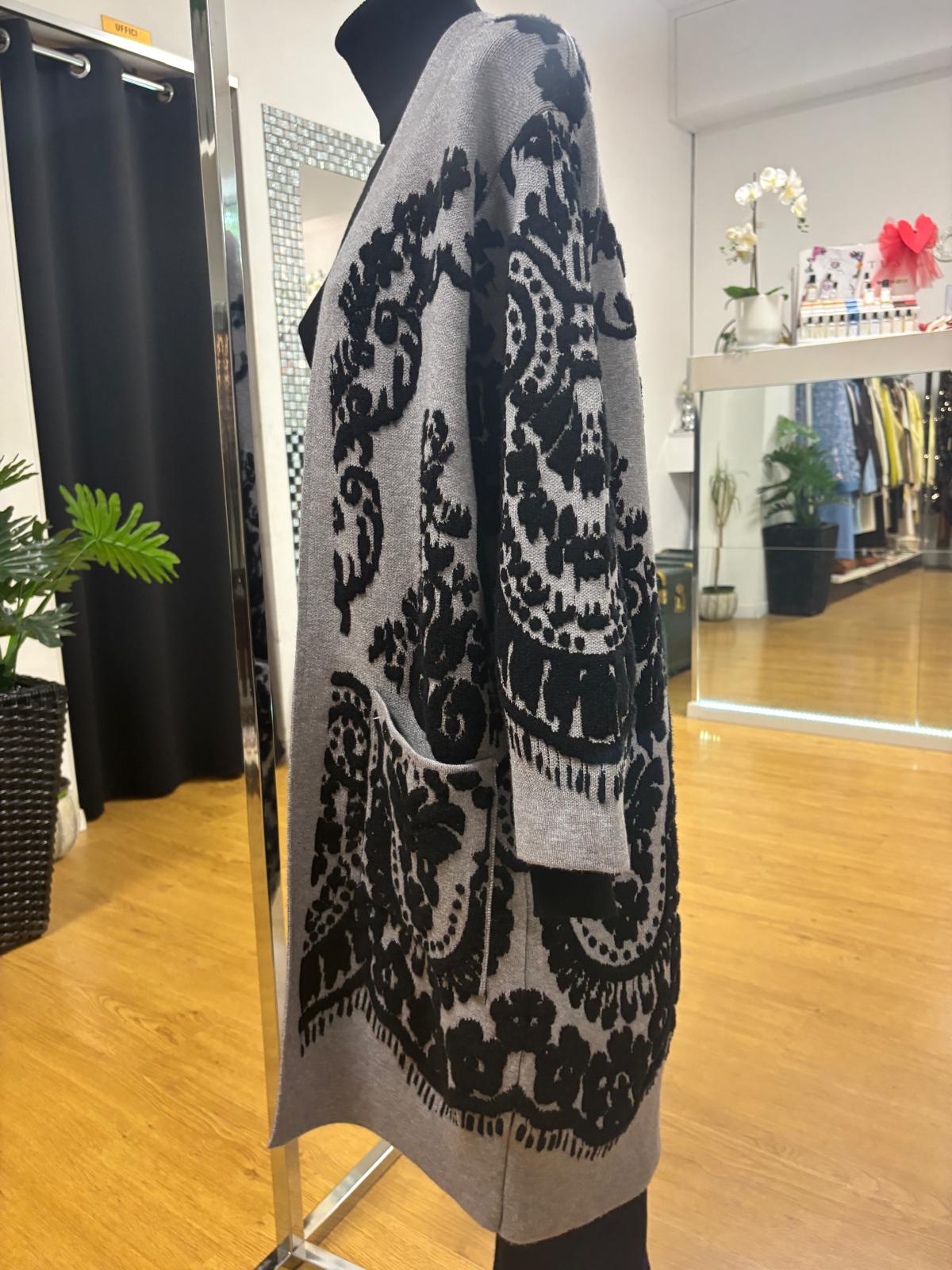Cardigan lungo in viscosa e lana con ricami