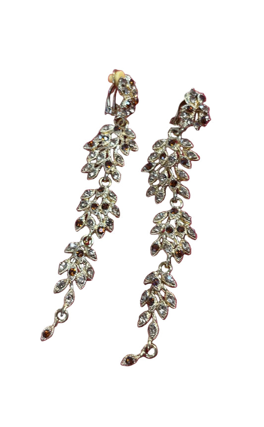 Orecchini in strass con clip color oro