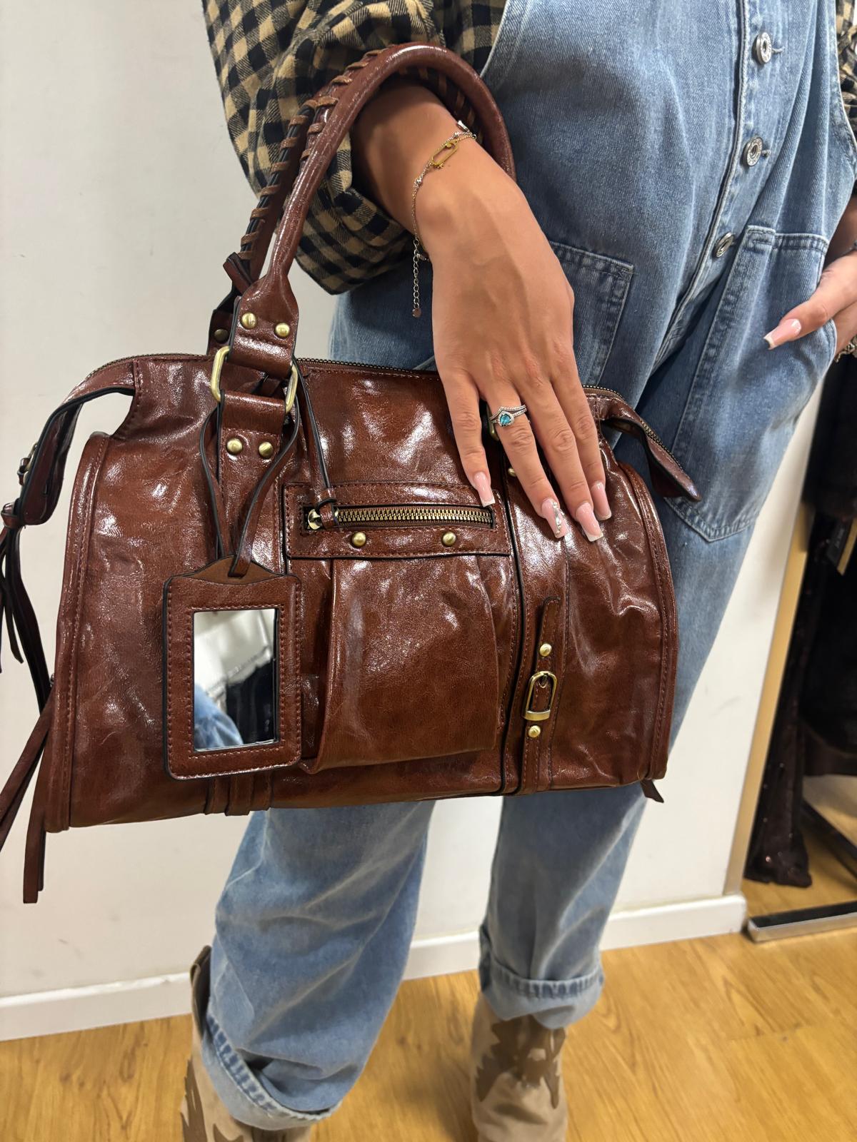 Bag ecopelle lucida grande modello balenciaga.