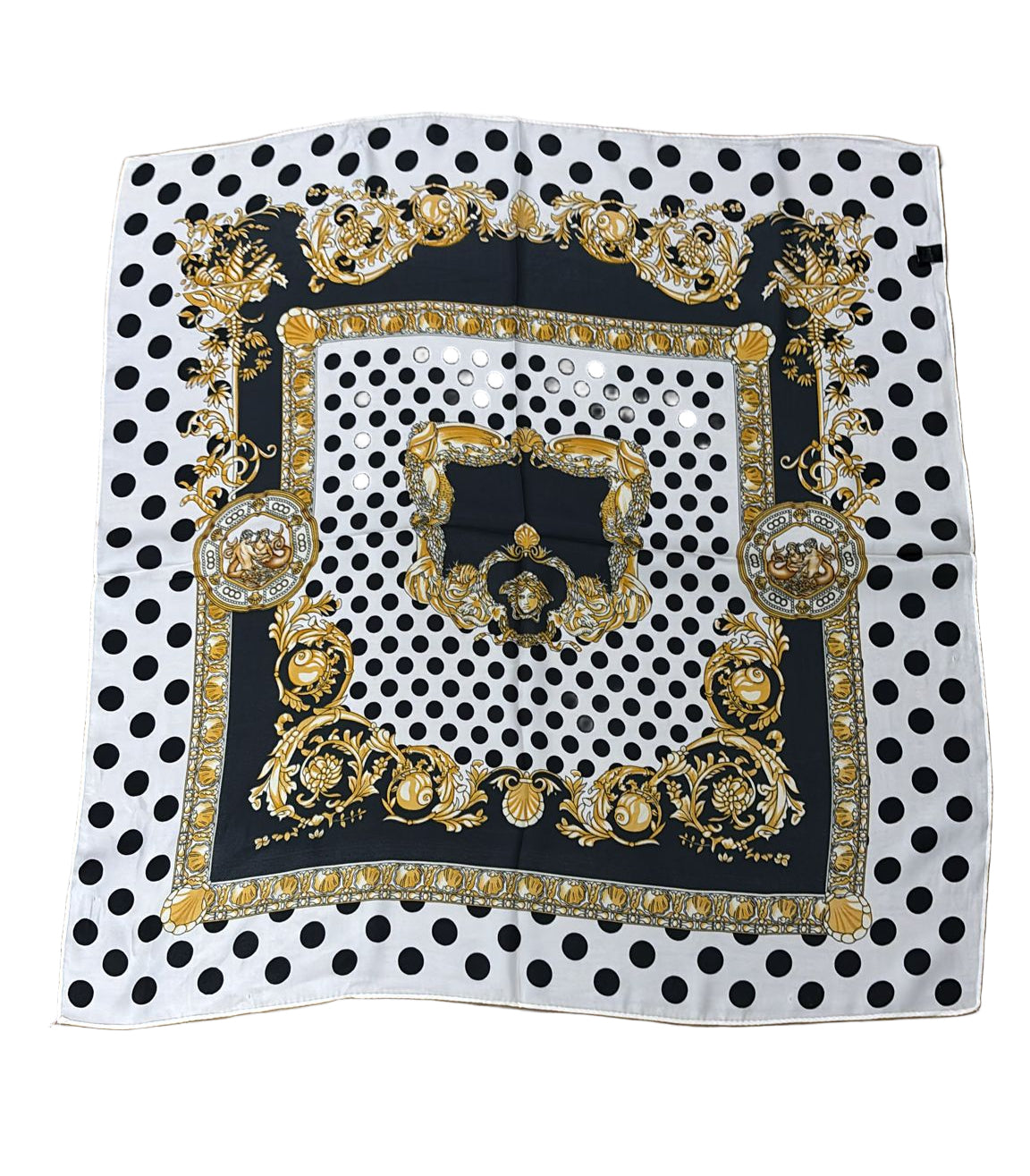 Foulard in seta in diverse fantasie