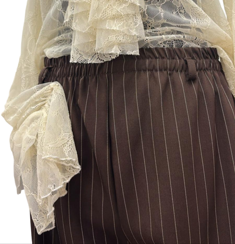 Completo gessato con pantalone palazzo e giacca fluida in viscosa