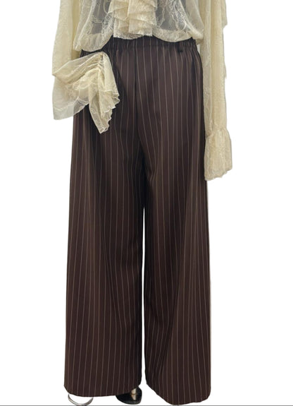 Completo gessato con pantalone palazzo e giacca fluida in viscosa