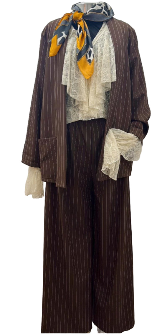Completo gessato con pantalone palazzo e giacca fluida in viscosa