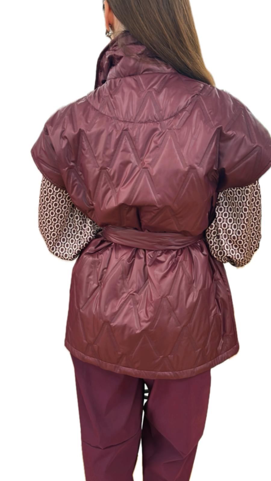 Gilet piumino con cintura