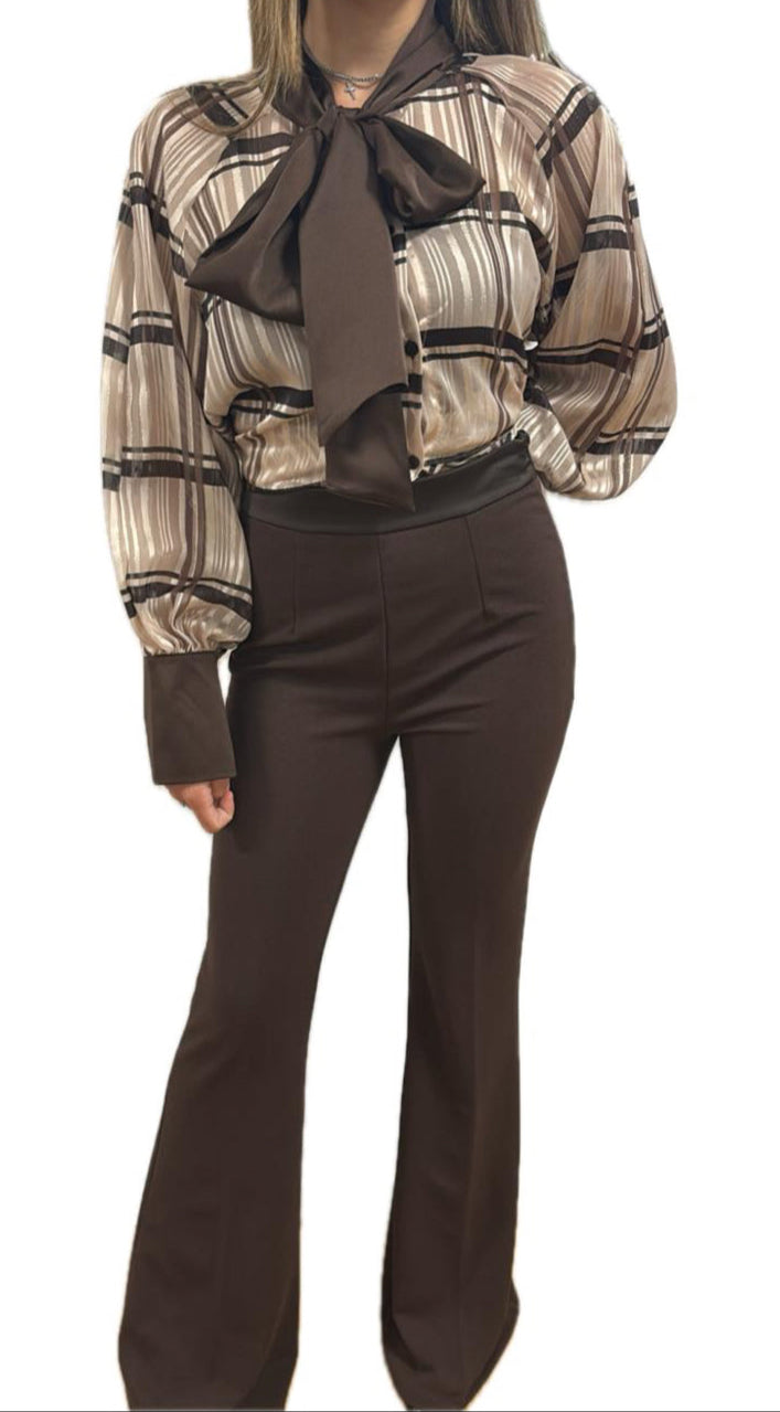 Camicia con fiocco e polsini in raso