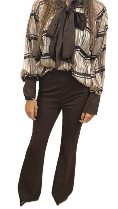 Camicia con fiocco e polsini in raso