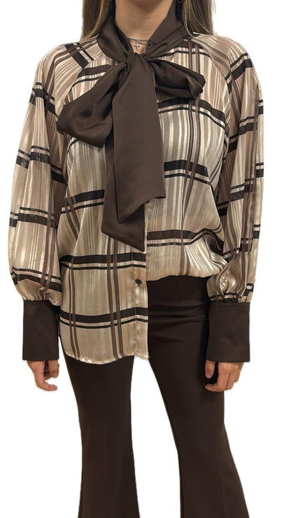 Camicia con fiocco e polsini in raso