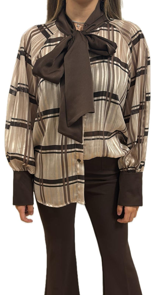 Camicia con fiocco e polsini in raso