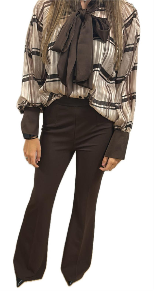 Pantalone a trombetta elasticizzato