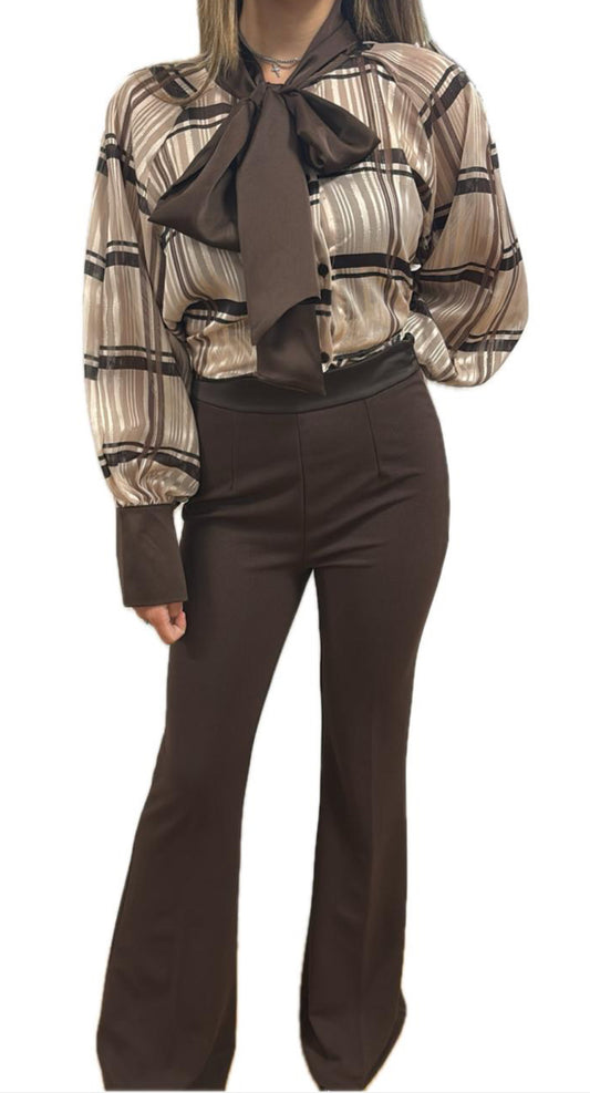 Pantalone a trombetta elasticizzato