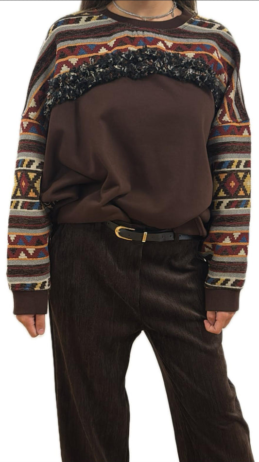 Felpa garzata con inserti a contrasto