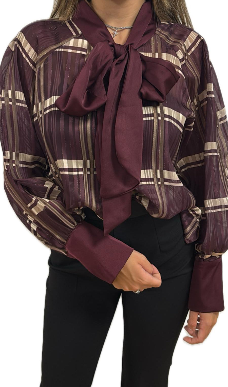 Camicia con fiocco e polsini in raso