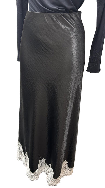 Gonna lunga satin con pizzo