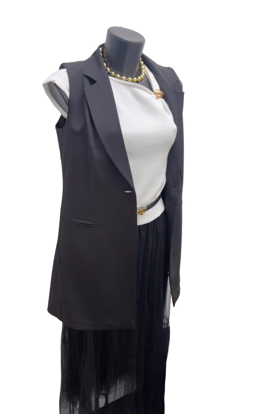 Maglia asimmetrica con dettaglio in oro