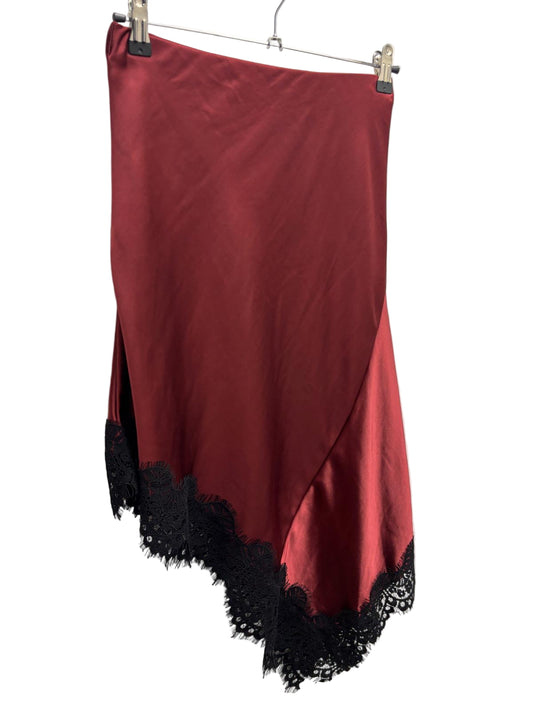 Gonna in raso con pizzo