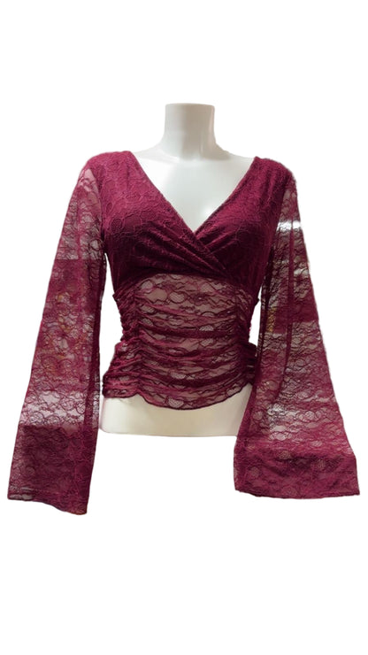 Maglia in pizzo con maniche a campana