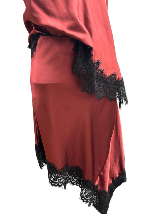 Gonna in raso con pizzo