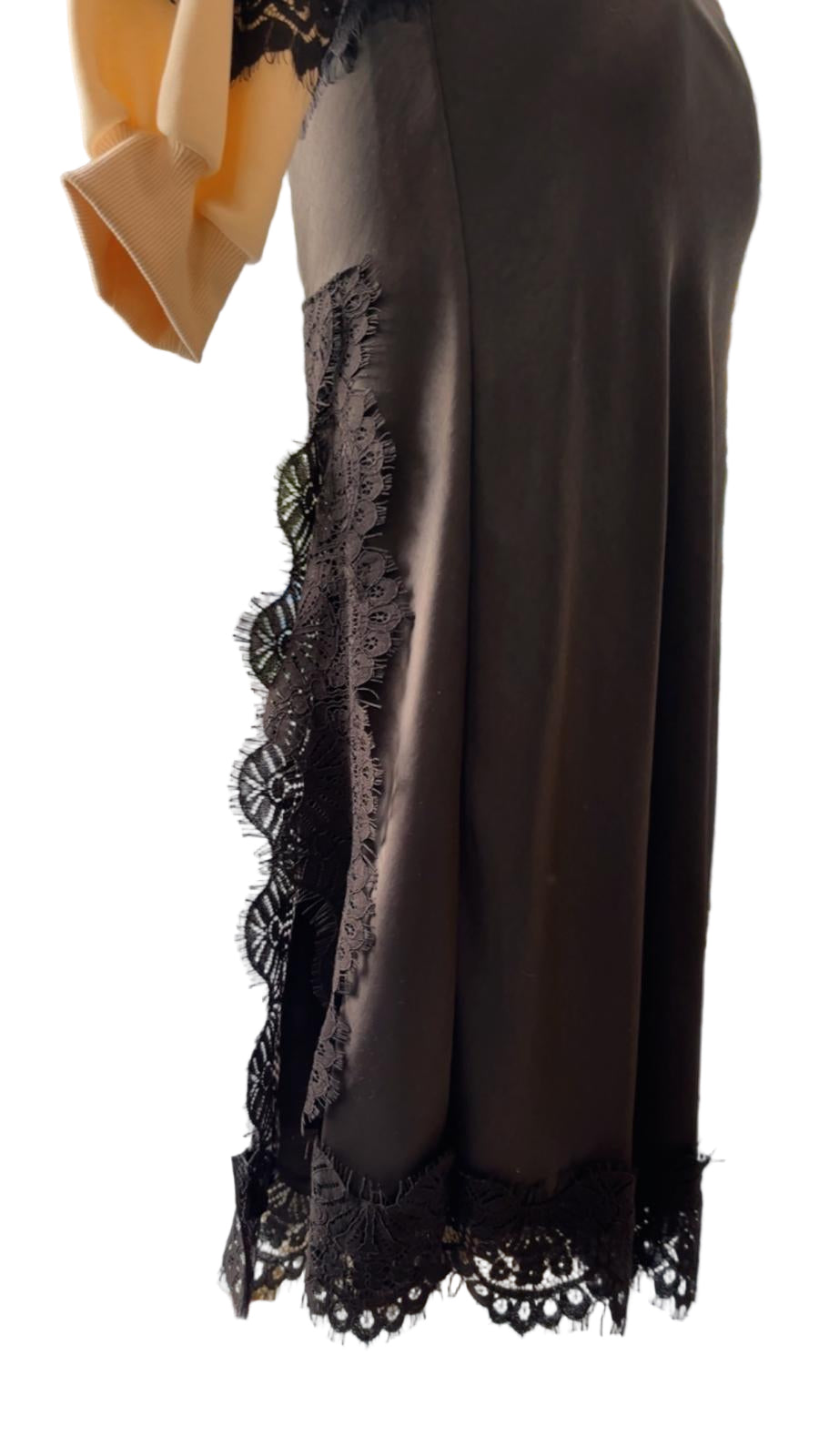 Gonna in raso e pizzo