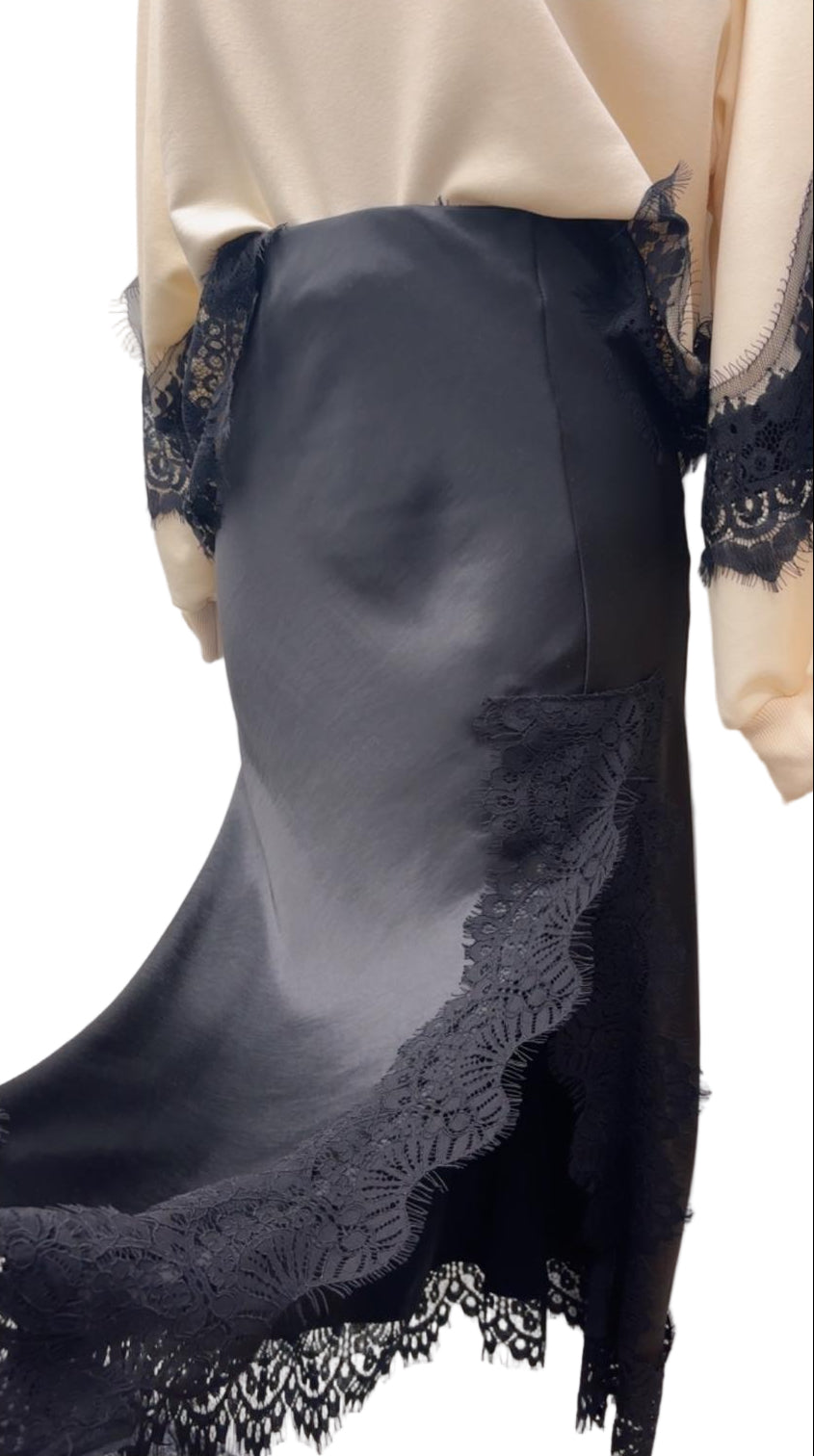 Gonna in raso e pizzo