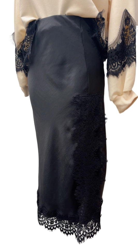 Gonna in raso e pizzo