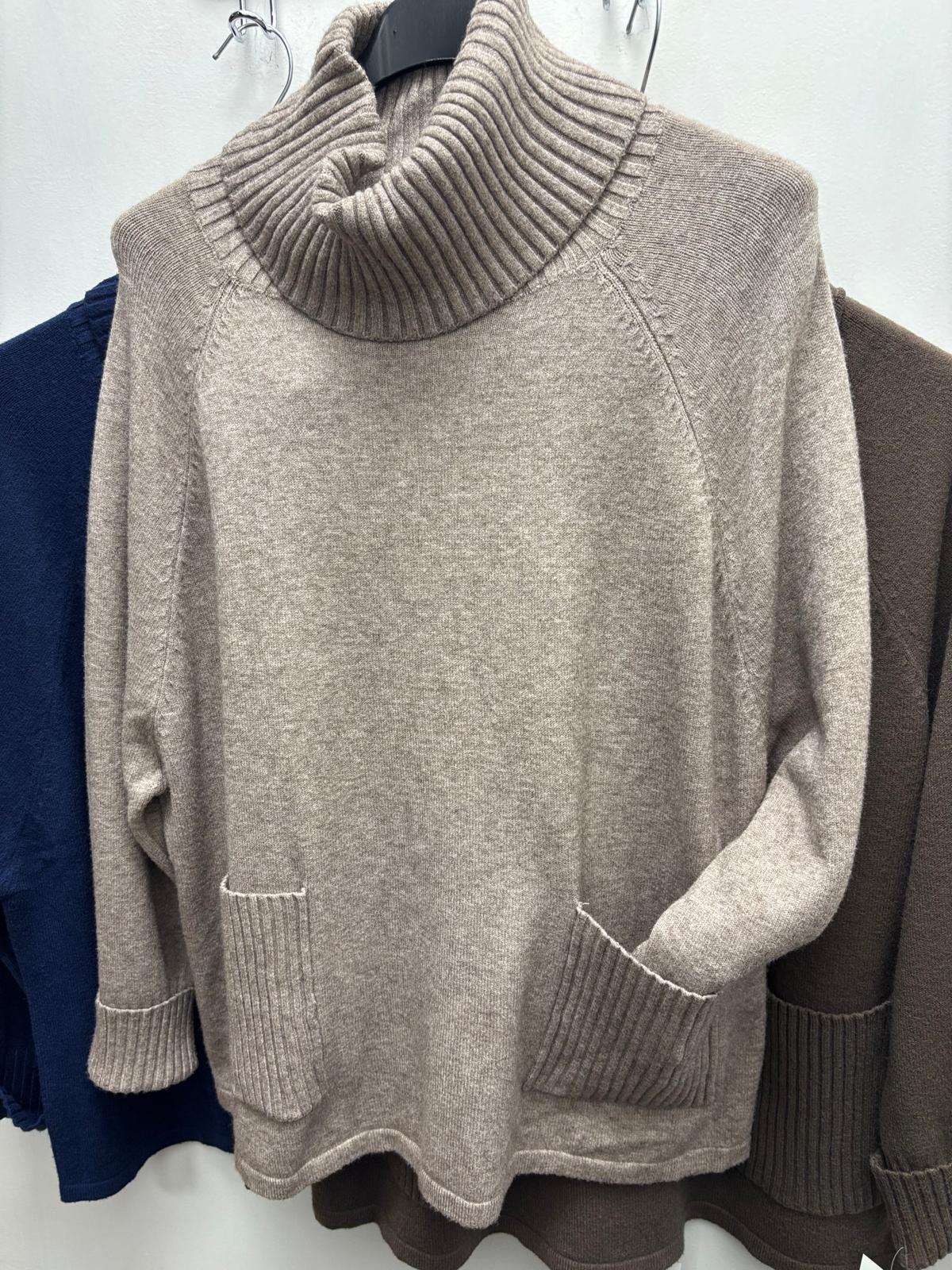 Maglione over in viscosa con tasche