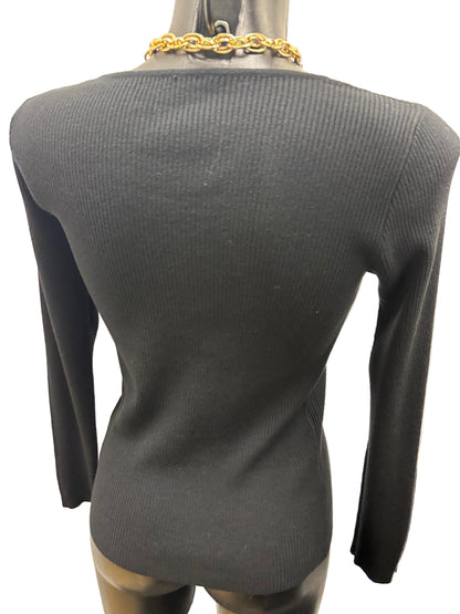 Maglia a costine con bottoni in strass