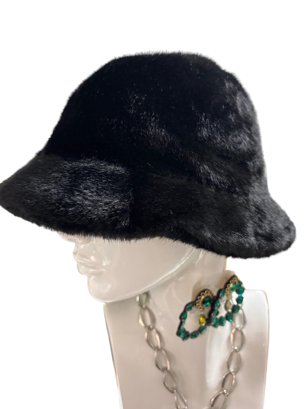 Cappello in ecopelliccia reversibile