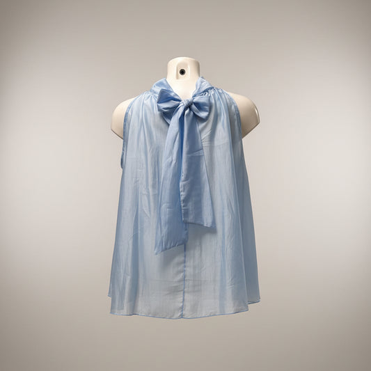 Blusa smanicata con rouches