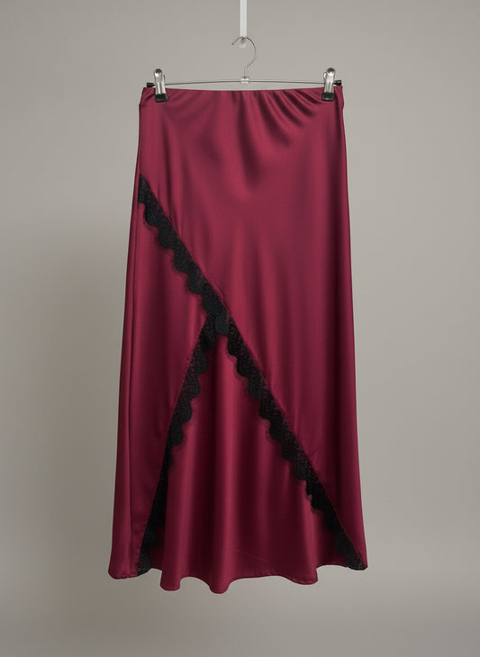 Gonna in raso con dettagli in pizzo