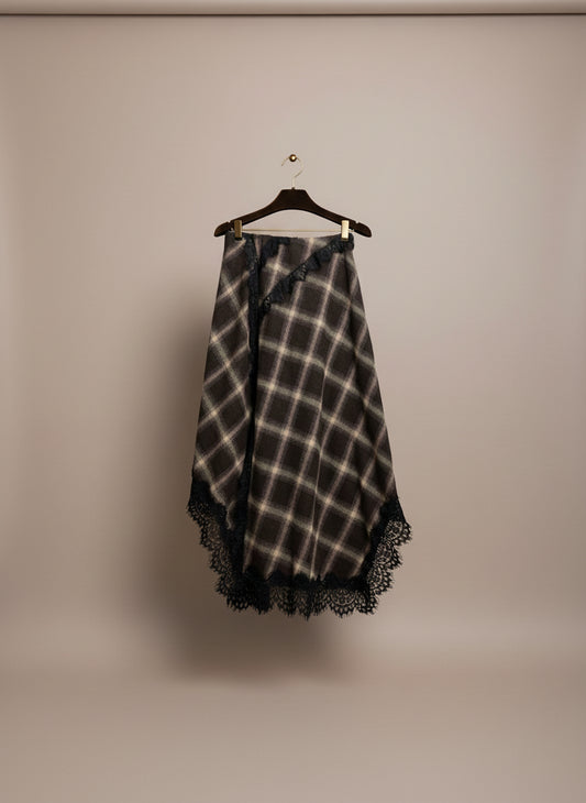 Gonna asimmetrica a scacchi