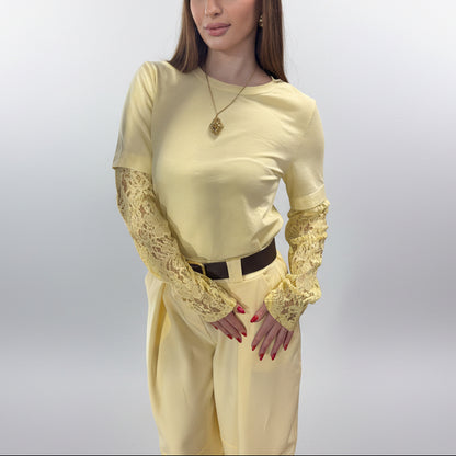 T-shirt con maniche in pizzo