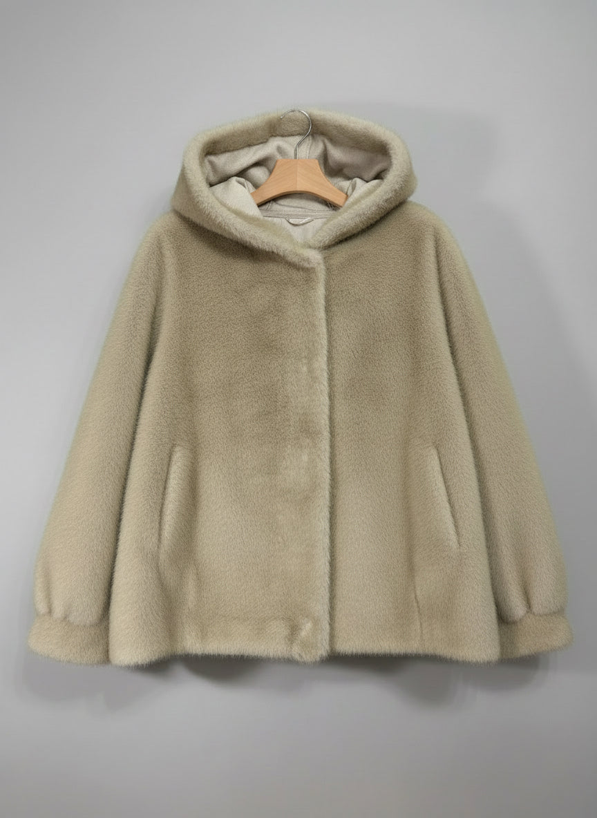 Ecopelliccia con cappuccio