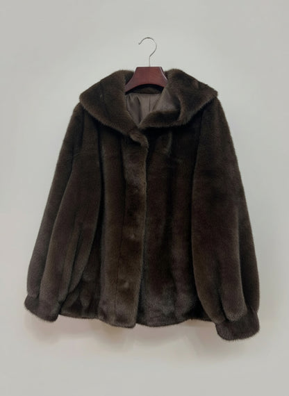 Ecopelliccia con cappuccio