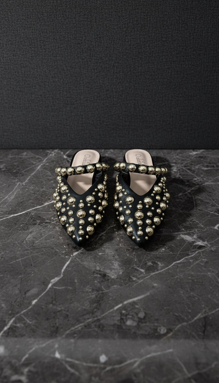 Ciabatte con borchie oro