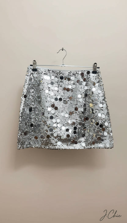 Minigonna con paillettes grandi