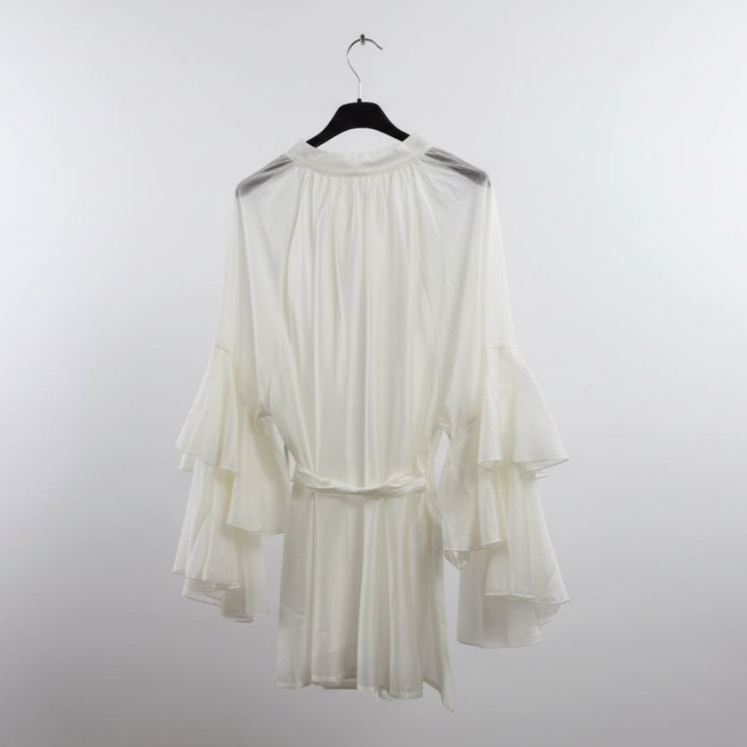 Camicia ampia con maniche a balze