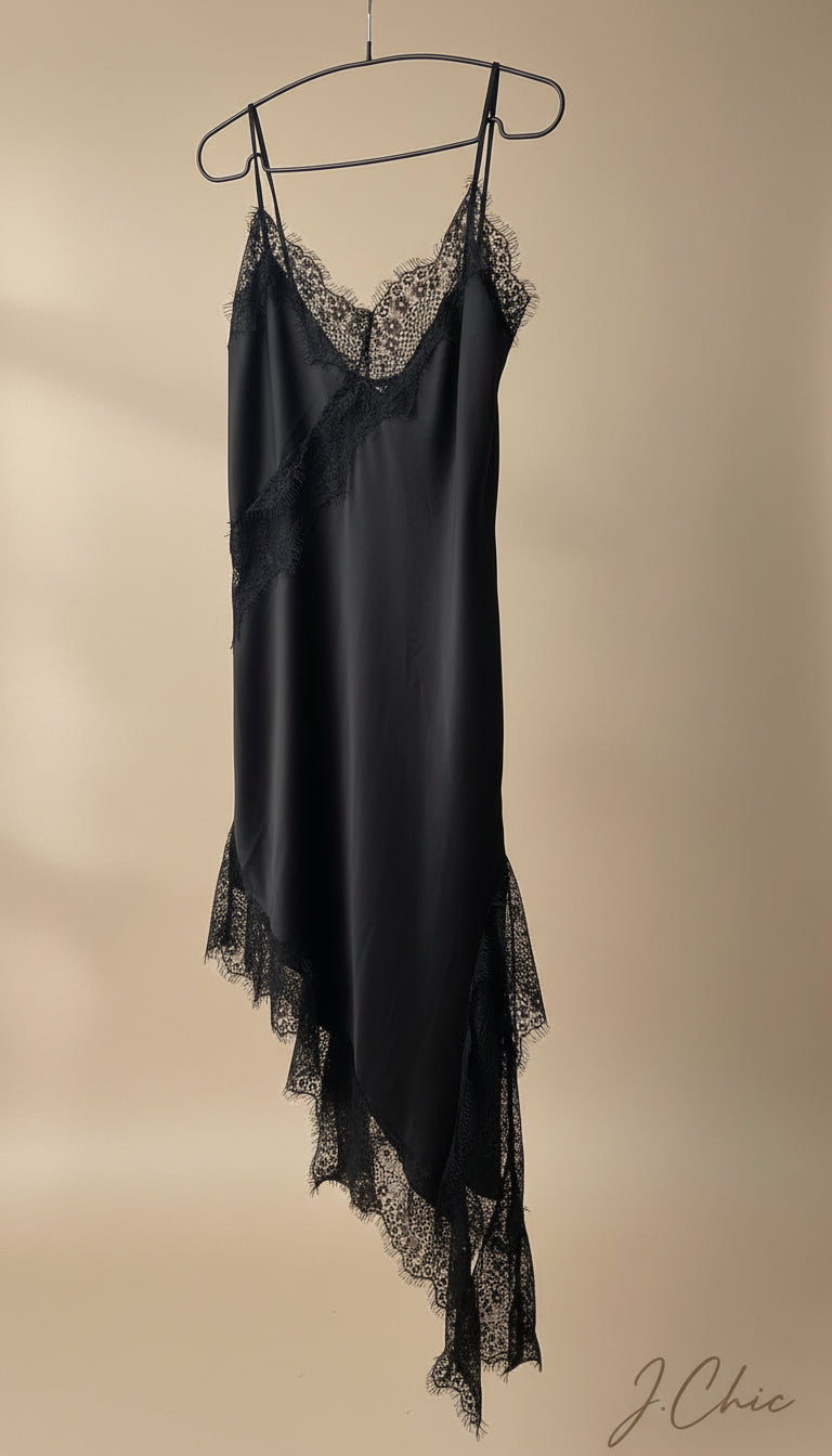 Abito in raso con pizzo