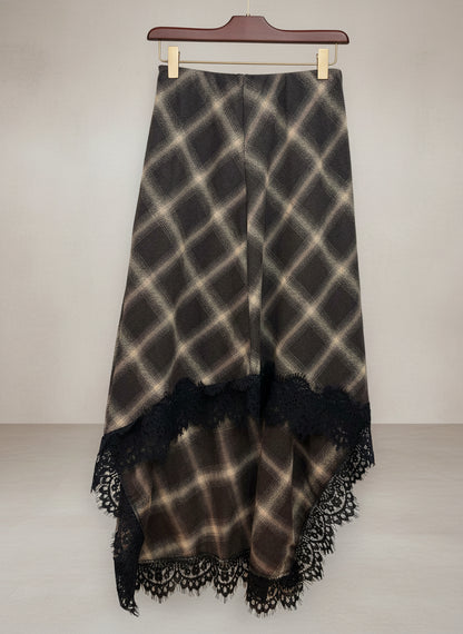 Gonna asimmetrica a scacchi