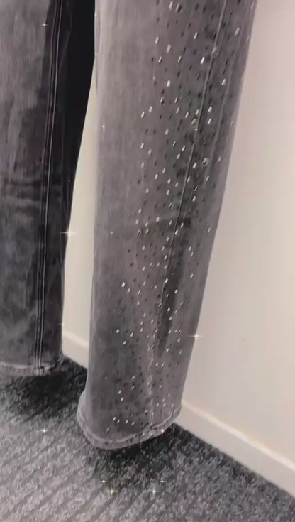 Jeans elasticizzati con brillantini